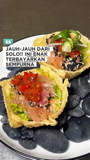 KULINER SOLO on Instagram: "JAUH-JAUH DARI SOLO TERBAYARKAN SEMPURNA KARNA INI ENAK POLLL !!! 🔥🔥🔥 Cuma 45 menit dari Solo terbayarkan tenan karo menune sing enak-enak dan begitu tekan resto jan hampir kabeh mejo full lur… Lha pie emang kualitas e nyus dadi ra kaget nek rame tenan 😍😍😍 Skip ki mau aku pesen beberapa menu koyo plant mi giana, perpaduan minced chicken dituang saus mannara sing gurih manis jan jos gandos kotos-kotos 💯💯💯 Lanjut enek meltique bujang, siapa sangka meltique chic