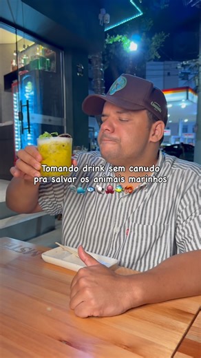 Gui Barbosa Vaipraondemoc on Instagram: "😘🐳🦐"