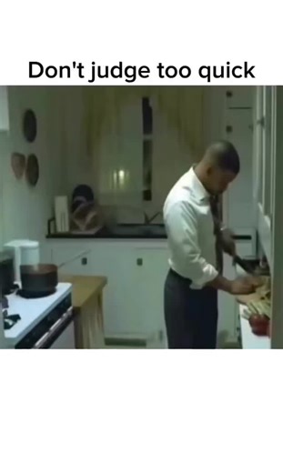 InstaSavvy on Instagram: "Artificial intelligence is used in many parts of everyday life, often without people noticing. It helps phones recognize faces and voices, recommends movies and music, and powers chatbots that answer questions instantly. In healthcare, AI helps doctors detect diseases early and analyze medical data faster. Businesses use AI to automate tasks, predict customer behavior, and improve decision-making. In education, it personalizes learning, while in transportation it suppor