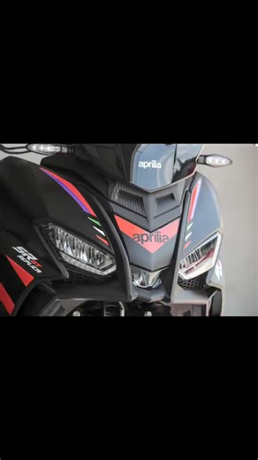 Aprilia SR GT is Aprilia’s first “urban adventure” scooter, designed to rediscover the joy of everyday city riding, but also over longer distances or on less traveled roads, thanks to its content which makes it the ideal companion for any situation. | Motorsiklo News