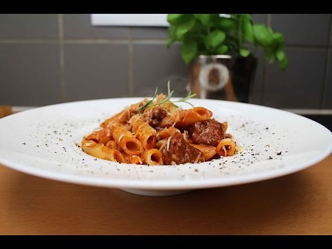 Penne mit Salsicciasoße nach toskanischer Art
