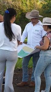 Aquí podrás construir tu casa de campo en Yopal 🌿. Prado Verde, un espacio amplio de 1.000m2. 📍 A 18 minutos sobre la vía nacional hacia Paz de Ariporo. 💰 Lotes desde $70.000.000 🧾 Facilidad de pago directa y sin intereses. 💵 -40% pagando de contado y 30% credicontado. Con escritura individual y servicios básicos. 📲 Contáctanos y agenda una visita, invierte en Yopal la ciudad del mañana. #ceta_company #lotescampestres #yopal | Ceta Company