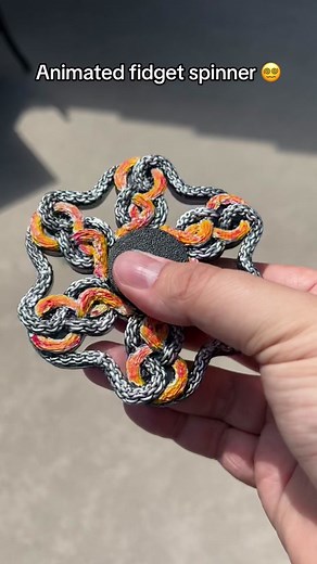 🔗 LINK IN BIO! How does it work? ⤵️ When you watch this spinner through your phone it has this really cool “animation” effect. You can find more info on how it works along with a video tutorial if you follow the link in my bio! 👊🏻😵‍💫 This one was inspired by the Auryn from never ending story! #fidgetspinner #fidgettoy #nostalgia