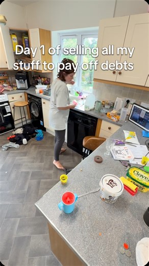 Hopefully the children being off school will keep Annie out of trying to steal all the stuff I’m trying to get rid off! #debtfree #clearout #debt #debtjourney #downsizing #clutterfree #messyhouse #declutterwithme | Livsmeh