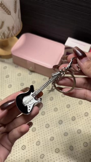 Cute Guitar Keychain - DIY Craft Ideas