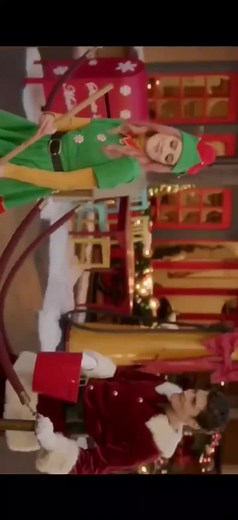 🎥film: a Cinderella story Christmas wish #greggsulkin #lauramarano #netflix