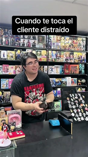 Un cliente distraído 😅 #anime #humor