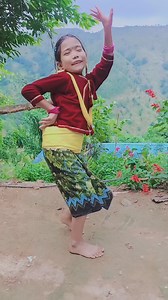 हेरे चियाएर🥰 #shristikhatri #viralshorts #dancemusic #video #keep_support_me_everyone #PleaseLikeCommentAndShare @followers | Shristi Khatri