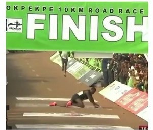 38K views · 359 reactions | The guy in first place collapsed just before the finished line, the guy in second place then carried him the rest of the way. The guy in 3rd place passed them both. Who won the race?? #BKQ | The Black Kings & Queens Project | Facebook