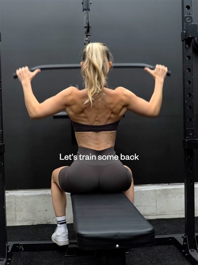 Victoria D’Ariano on Instagram: "Let’s train some back :) If you want to make the workout a little longer add in two exercises of biceps & don’t forget to give it a save for later The Workout: 1. Lat Pulldowns 4 x 10 reps 2. Seated Cable Rows 4 x 10 reps 3. Single Arm Lat Pulldowns 4 x 10 reps/side 4. T-Bar Rows 4 x 10 reps Outfit: @oneractive - code Victoria 🤍 #backworkout #workouts #fitness #workout"