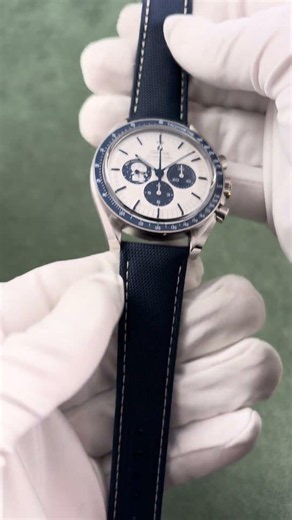 Omega Speedmaster Moonwatch Anniversary Series Silver Snoopy Edition (BNIB 2026) 310.32.42.50.02.001