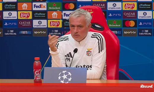 José Mourinho não ligou a Arbeloa: «O meu número de telefone é muito complexo»