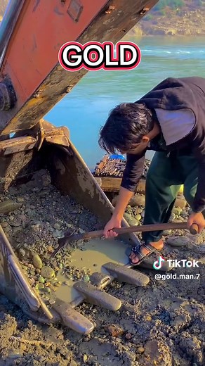 Gold finding how to mine gold #goldmining #goldfinding #foryou #diamondmine #coalmining