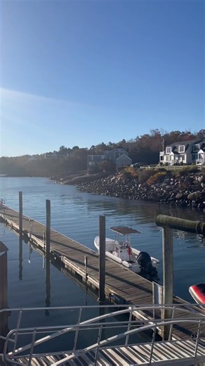 The cutest little draw bridge from the 1940’s #drawbridge #coastalmaine #mainecoast #maine #smalltown #coastallife #newengland #perkinscove #ogunquit #ogunquitmaine | Morgan Young