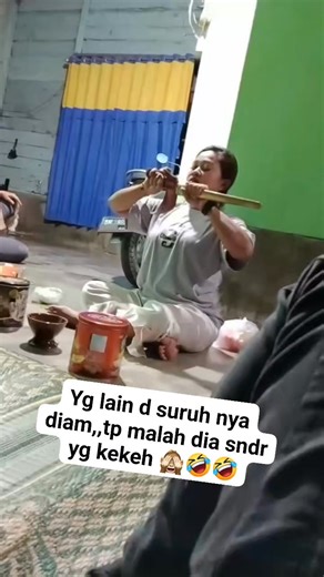 Yunie AzZaa on Instagram: "Gk tau lg lh aq Ada2 aja kelakuan perempuan 1 ini🙈🙈 D balik layar 🤣🤣"