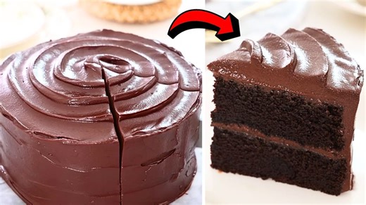 How to Make Devil's Food Cake From Scratch