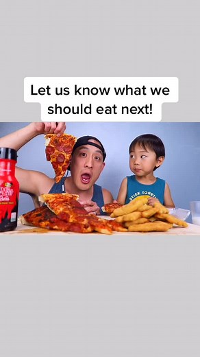 ASMR MUKBANG PIZZA #asmr #asmreating #eating #eatingshow #foryourpage #fyp #pizza #crunch