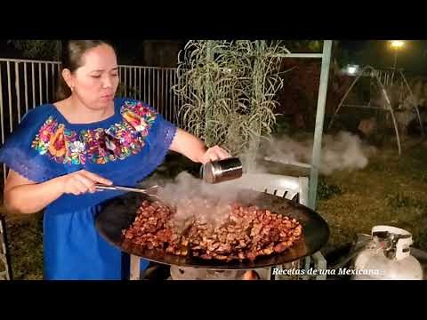 Northern-style Discada - delicious and easy, with options for sides and salsa. #MexicanRecipes