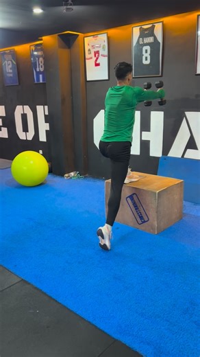 Mostafa Cherif on Instagram: "•Coaching - c’est plus qu’une instruction• En raison de l’évolution des circonstances ou de la fin de leur carrière athlétique, vous avez un temps limité pour entraîner quelqu’un. COACHING, est une mesure du progrès physique, mais aussi la quantité de connaissances, de compréhension et de compétences applicables qu’ils laissent avec, afin de poursuivre les bonnes pratiques à perpétuité. AND ALL THIS HAPPENED IN @crosstraining.maroc 📍 #performance #athlete #trainlik