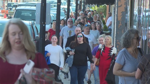 Film crew transforms Ky. downtown into Christmas wonderland for upcoming film