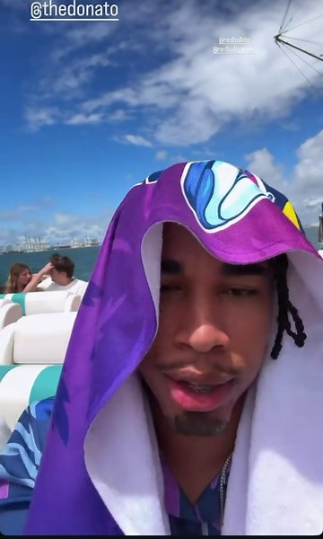 Video de rdjavi538 (@rdjavi538) relacionado con “the guy on the boat”