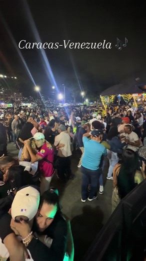 Baile Salsa Romántica: Hermanos Cabello en Caracas