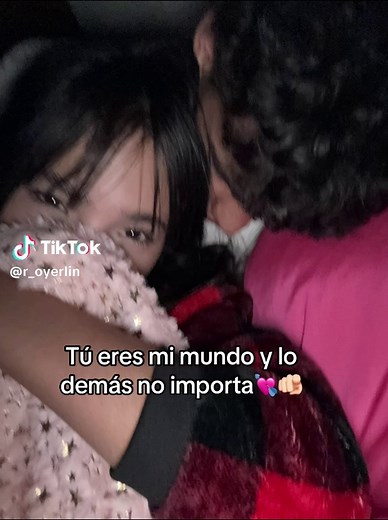 Royerlin y Emanuel: Un Amor Que No Tiene Fronteras