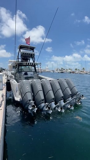 Boat Trader on Instagram: "How cool is this?! The insane @pipedream_65hcb firing up 3,600hp! 🤯 Who else wants to take a ride on this incredible vessel?! #boattrader #hcbyachts #centerconsole #boatsgonewild #boating #mercuryracing #mercuryracing #saltlife #boat #boatlife"
