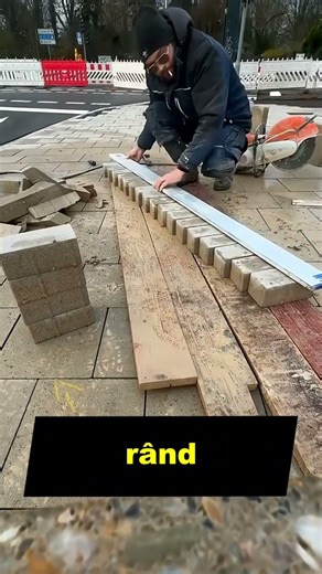 Acest barbat face singur toata munca cu mult spor 🥰