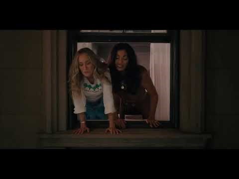 Sarah Jessica Parker, in And just like that - smoking