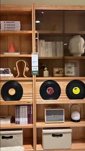 The Oak Bookshelf That Grows With Your Home #OakFurniture #ShelfStyling #LivingRoomDecor