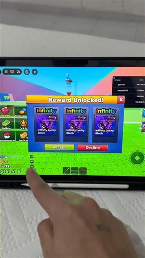 I claimed Infinity Admin x3 for free in✅🎁 #escapetsunamiforbrainrots #roblox