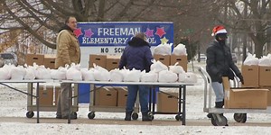 Elementary school makes meals for those in need