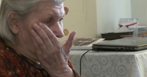 “Kaut kāds ārprāts!” Internetbankas atjaunošanai smagi slimu seniori aicina ierasties klātienē; “Bez Tabu” atrisina netaisnību