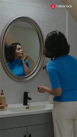 Reach every edge with smooth maneuverability. Customize your clean with the F25 Ultra. | Roborock