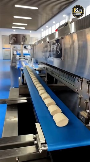 High-Speed Automatic Tray Loading Machine 🚀 Industrial Food Automation