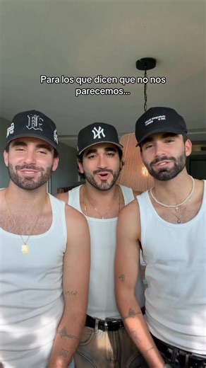 SaerTwins on Instagram: "Trillizos dicigóticos"