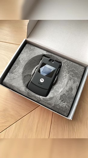 Motorola RAZR V3 Black Released in 2004 For Sale - New Factory Kit