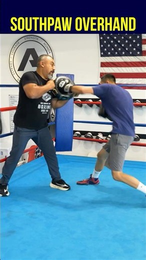 DEVASTATING Southpaw OVERHAND Combo! #boxing #boxer #boxeo