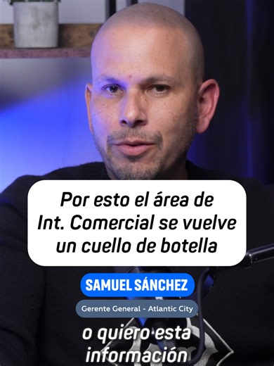 🎙️ “Por esto el área de Int. comercial se vuelve un cuello de botella” En este short, Samuel Sánchez explica por qué muchas áreas de inteligencia comercial frenan la toma de decisiones cuando se enfocan solo en reportar y no en generar insights accionables para el negocio. ▶️ Mira el episodio completo en nuestro canal de YouTube: Lidera en Datos 🔗 Link en la bio #InteligenciaComercial #EstrategiaDeDatos #TomaDeDecisiones #LideraEnDatos #DMCInstitute