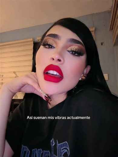 Cejas de Meleny Samaniego: estilo y vibras actuales