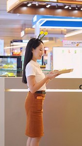 🚨There’s a sweet new spot in Pavilion Bukit Jalil you’ve got to check out! 🍯✨ Cha B is now open and it’s the perfect place to treat yourself to something delicious and refreshing, all made with a touch of pure honey goodness! 😋 From refreshing drinks to comforting meals, everything here is either made with or perfectly paired with pure honey 🍹🍰 No artificial sugar needed! If you’re looking for a spot that’s sweet, wholesome, and oh-so-refreshing, Cha B is the place to bee 🐝💛 Cha B 📍Level