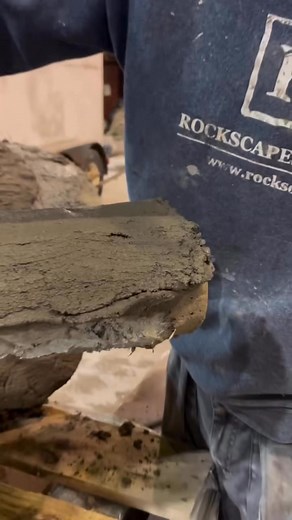 We make A LOT of trees 😱🌲🌳Over our 40 years in business we have molded, sculpted, carved and painted hundreds of faux trees, including almost all indigenous trees found in Canada!Varieties include: Jack pine, White pine, White oak, Red oak, Red pine, Birch tree, Poplar tree, Banyan tree, fig tree, Palm tree, Maple tree, Hickory tree, Oak tree! I wonder what trees we will be adding to this list 🤔#fauxlog #fauxtree #concrete #concretedesign #concretetree #saveatree #makeatree #artist #artifici