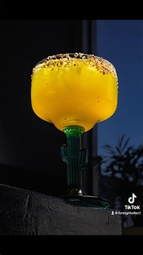 3 Cocktail Photography Angles YOU NEED TO TRY NOW To Improve Composition #photography #cocktails