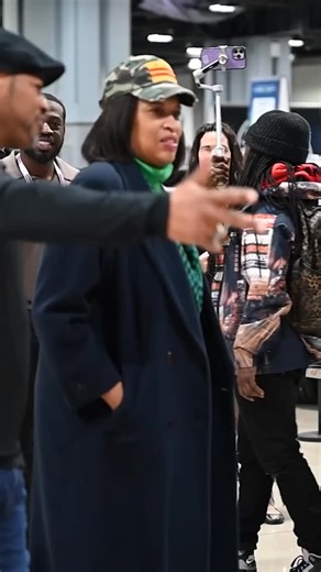 We were thrilled to welcome Mayor Muriel Bowser to the Washington, D.C. Auto Show, where she explored the ART-of-Motion exhibit with Automotive Rhythms, the artists, and car owners, then continued her tour of the lower level to meet our outstanding manufacturers and exhibitors. #dcautoshow #washautoshow #automotive #ARTofMotion #DCMayor | The Washington Auto Show