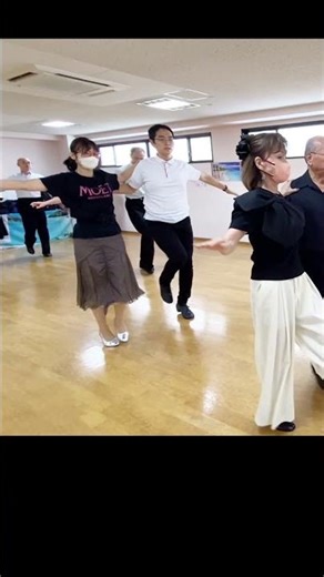 なんちゃってジャイブ練習会💃ステップを覚えるドキドキ、仲間と踊るワクワク…社交ダンスの楽しさがギュッと詰まった一日！練習のあとはみんなでしゃぶしゃぶ🍲全力で楽しむ仲間たちの笑顔をぜひご覧ください