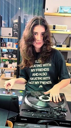 CRAZY SCRATCH COMBOS 🔥 #dj #scratch #scratching #hiphop #turntable #djmichelle #djay #scratchdj