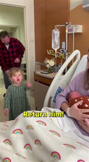 Mom, What Is That?! Baby’s Pure Confusion 😂❤️ #funnykids #CuriousBaby#BabyQuestions#ToddlerTalk#