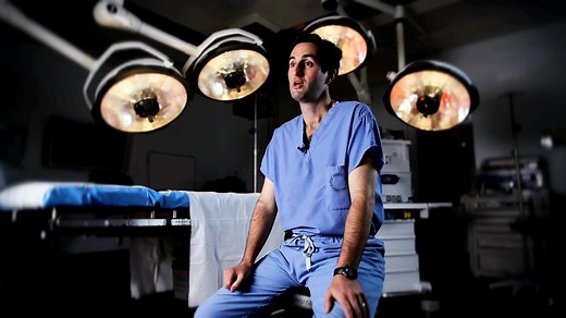 A living donor transplant is performed almost every week at the INTEGRIS Nazih Zuhdi Transplant Institute. Watch as Dr. Samara explains the Living Donor transplant process. To watch more videos about living donor transplants, visit INTEGRIS.TV: https://goo.gl/Qt9LH7 | INTEGRIS Health