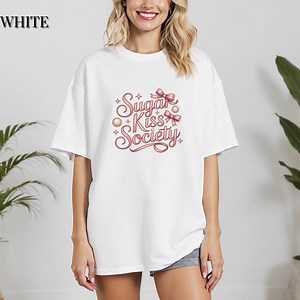 Sugar Kiss Society T-shirt • Coquette Aesthetic Tee • Cute Girly Graphic Shirt • Soft Girl Pastel Top • Trendy Candy Core Tee - Etsy